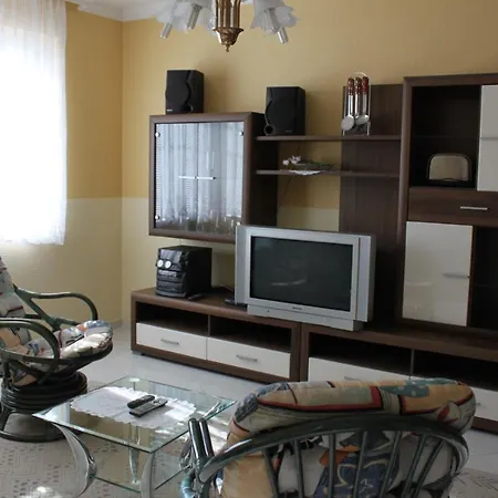 Cedar 1 Apartment